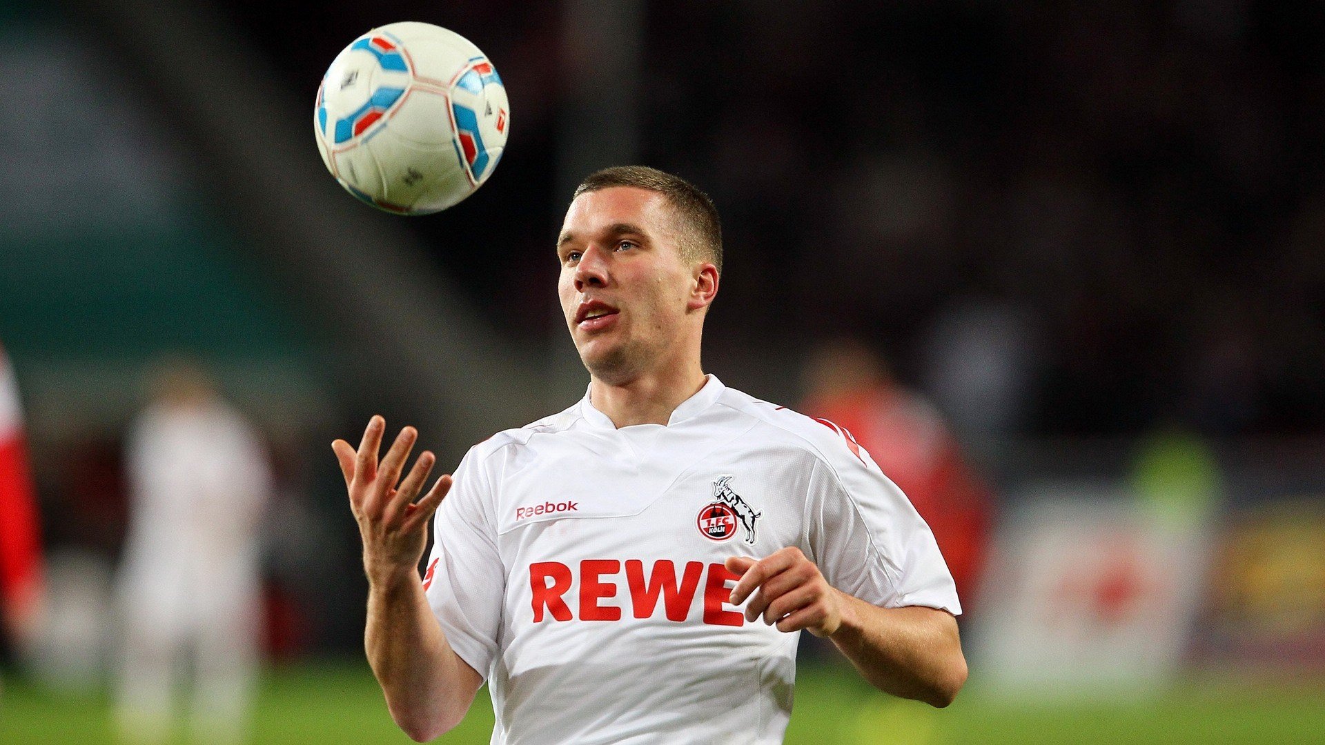 “英超领跑球队开启新一轮攻势”，英超son