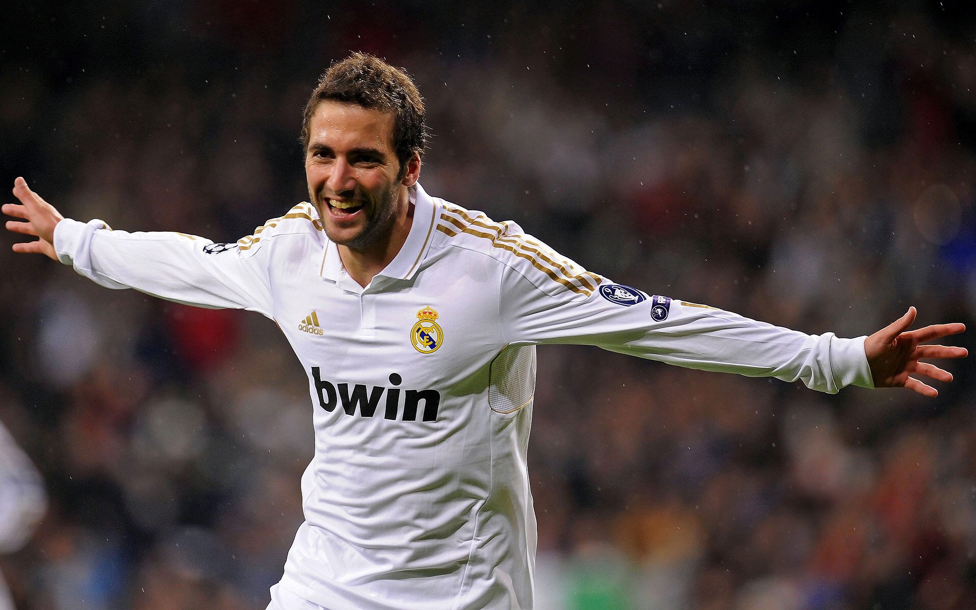 终场哨声响起：意甲激战换谁笑到最后？，足球终场哨响进球